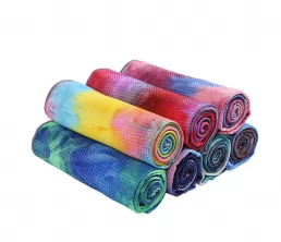 Tie-dye yoga handdoek