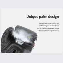 De gepersonaliseerde bokshandschoenen kunnen worden aangepast aan elk onderdeel, inclusief bokshandschoentypen, maten, gewichten, ademende gaten, voeringstof en de kleur voor steken, enz. Als u geen idee hebt over gepersonaliseerde aanpassing, hebben we designer bokshandschoenen die overeenkomen met uw behoeften en wensen voor exclusieve boksende handschoenen.