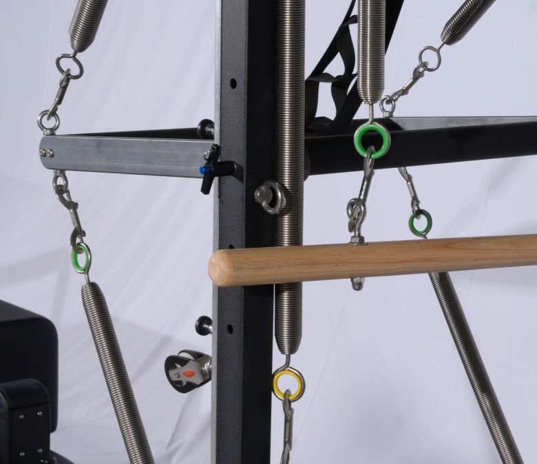 Deluxe Oak Wood Pilates Reformer met half trapeze