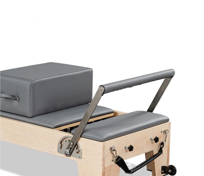 Studio Pilates Maple Reformer met half trapeze
