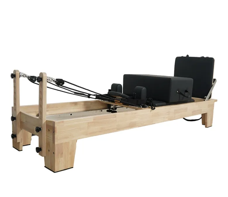 Nieuw • Oak Reformer Bed met geïntegreerde voetbalk
